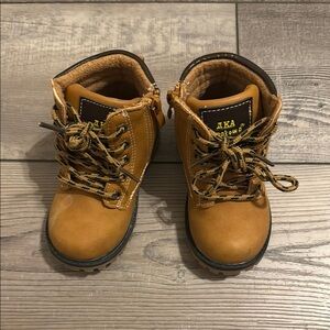 Brown baby Boots 24M